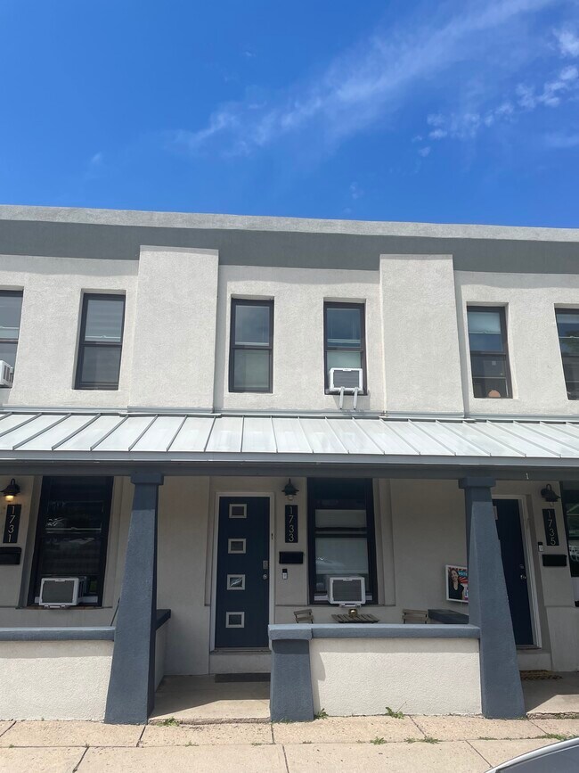 Building Photo - 1733 E 35th Ave