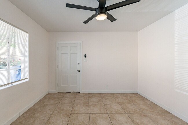 Building Photo - 928 W McDowell Rd