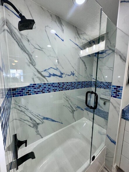 Building Photo - 480 Sail Ln