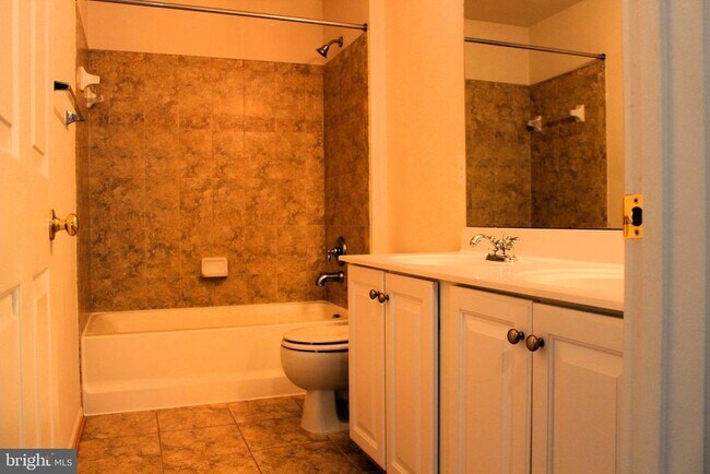 Building Photo - 7967 Almeda Ct