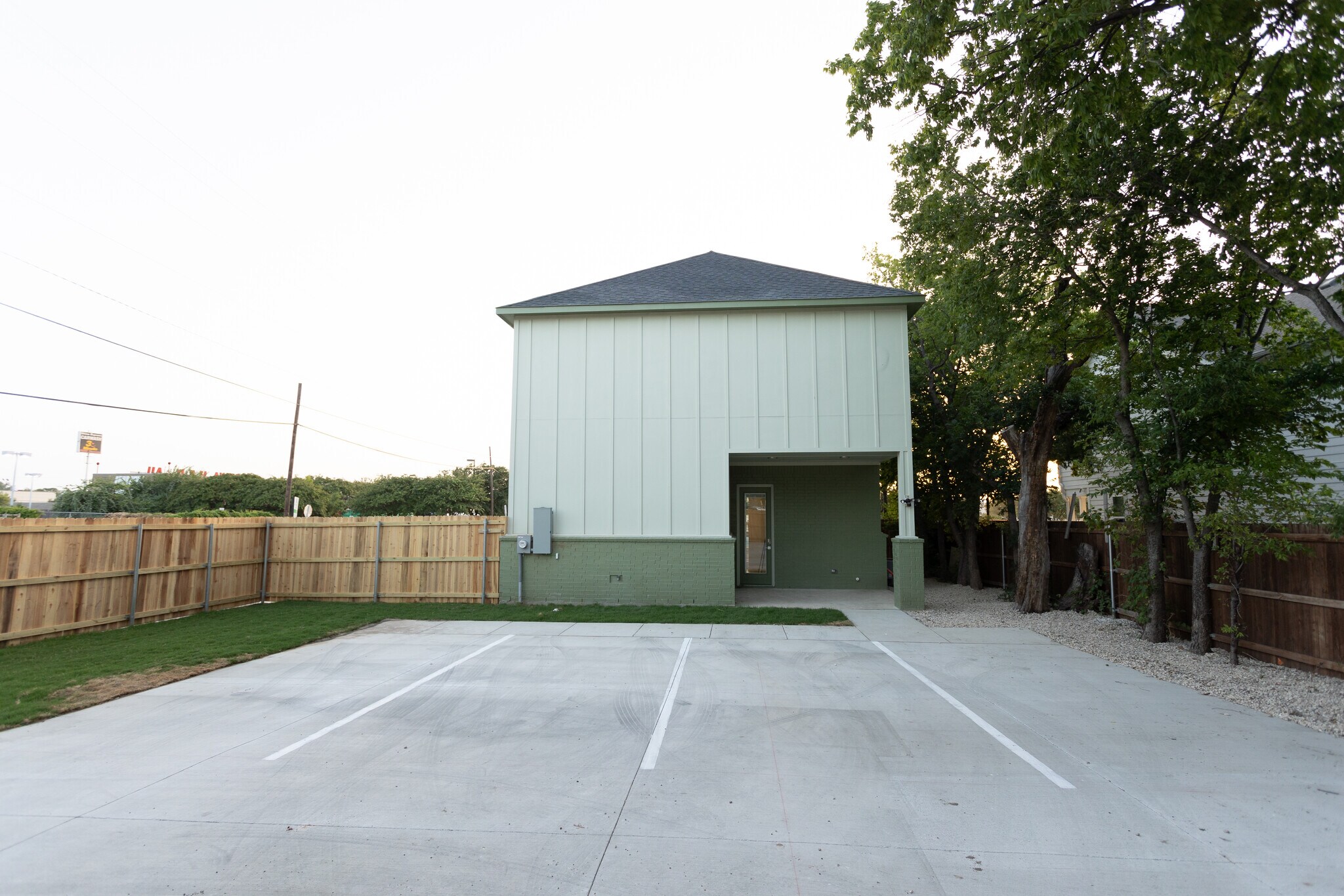 Building Photo - 2945 Gordon Ave