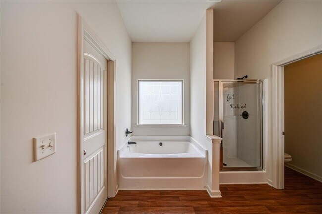 Building Photo - 129 Stonewood Creek Ct