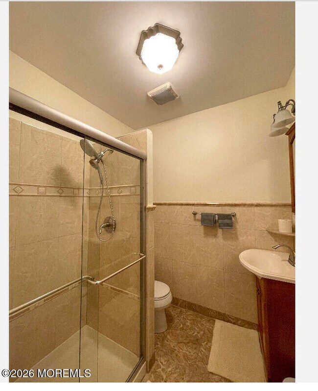 Building Photo - 95 Cooper Ave