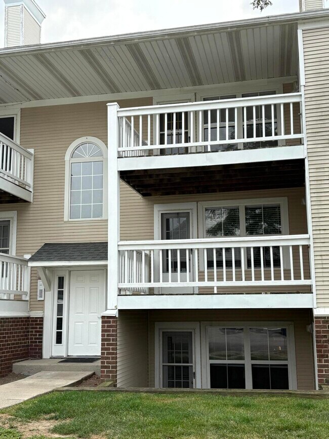 Building Photo - 117 Fieldcrest St