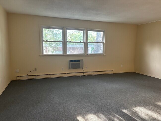 Building Photo - 986 Whalley Ave
