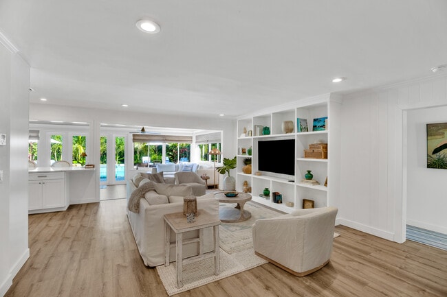 Building Photo - 1830 E Sandpiper Rd