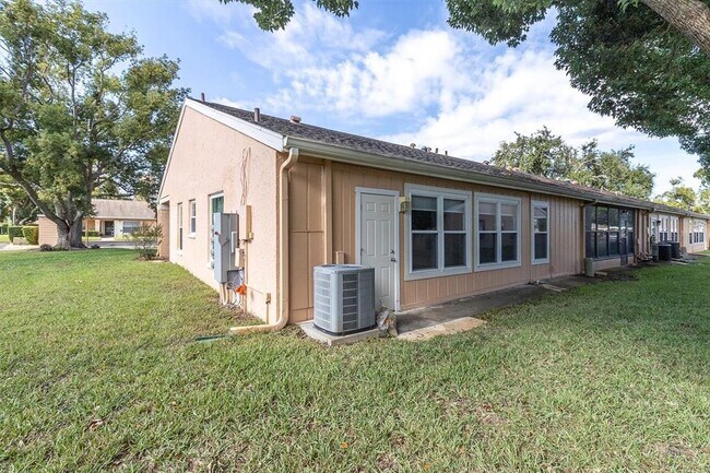 Building Photo - 4814 Grist Mill Cir