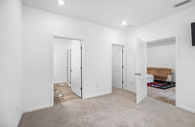 Building Photo - NEW TOWNHOME