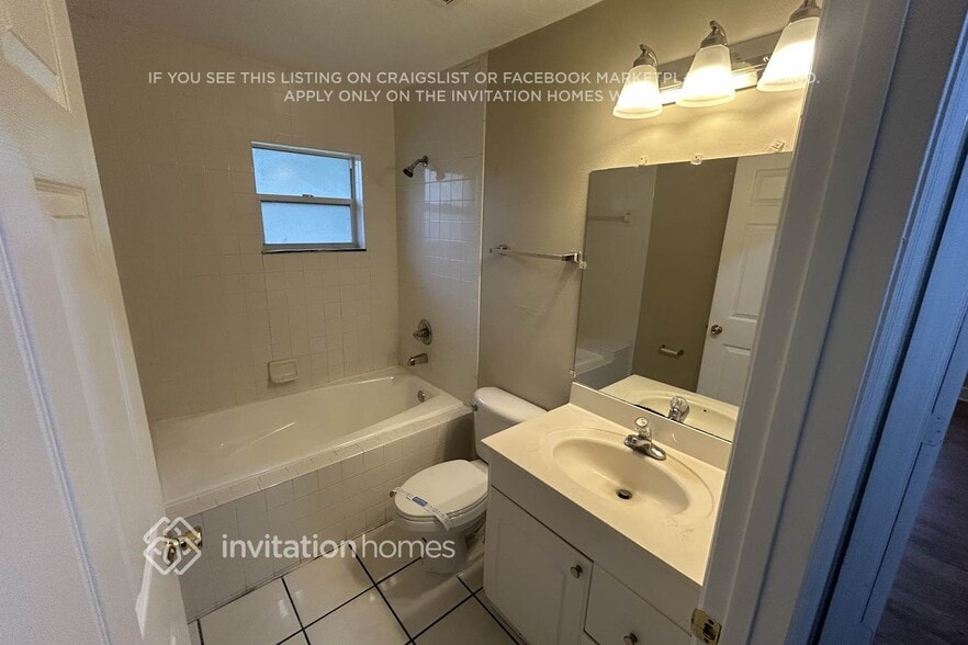 Building Photo - 3236 Forestbrook Dr N