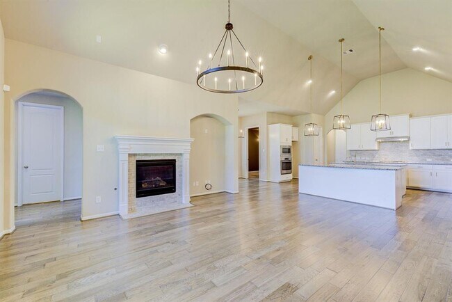 Building Photo - 29302 Wood Lily Dr