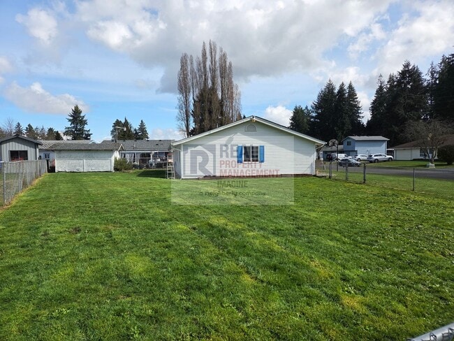 Building Photo - Updated 5 Bedroom Home!