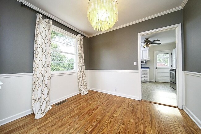 Building Photo - Picture-perfect 3BR/2BA brick bungalow In East Nashville!