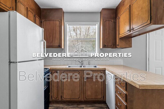 Building Photo - 2402 Markwood Ln SE