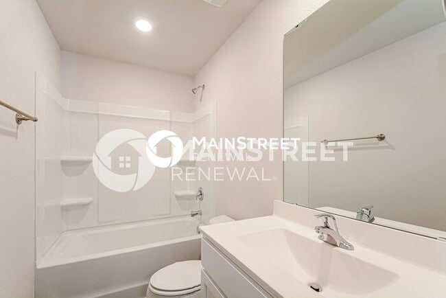 Building Photo - 4 Bedroom Pet-Friendly Home in Zebulon, NC with Main Street Renewal