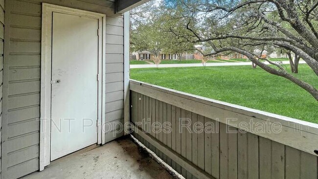 Building Photo - 1901 Holleman Dr W