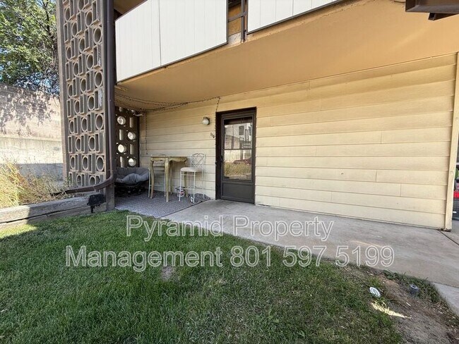 Building Photo - 1555 E 3900 S