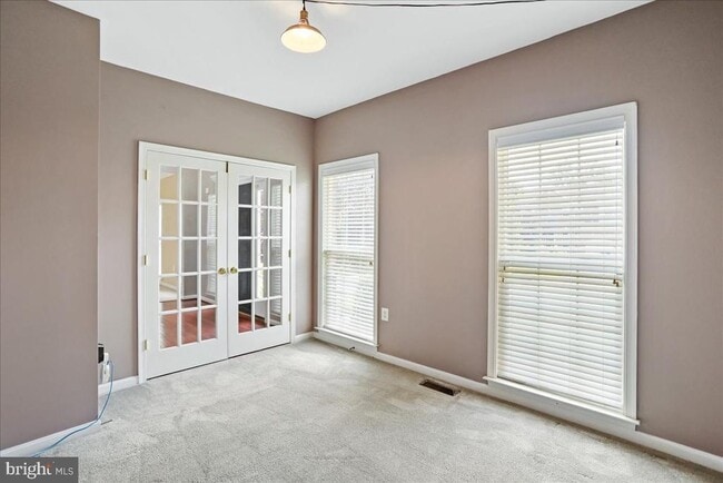 Building Photo - 319 Morlyn Dr