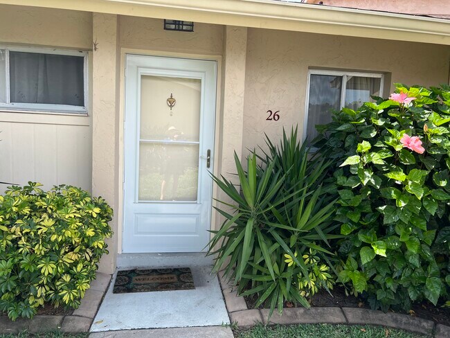 Building Photo - 2772 Woodgate Ln