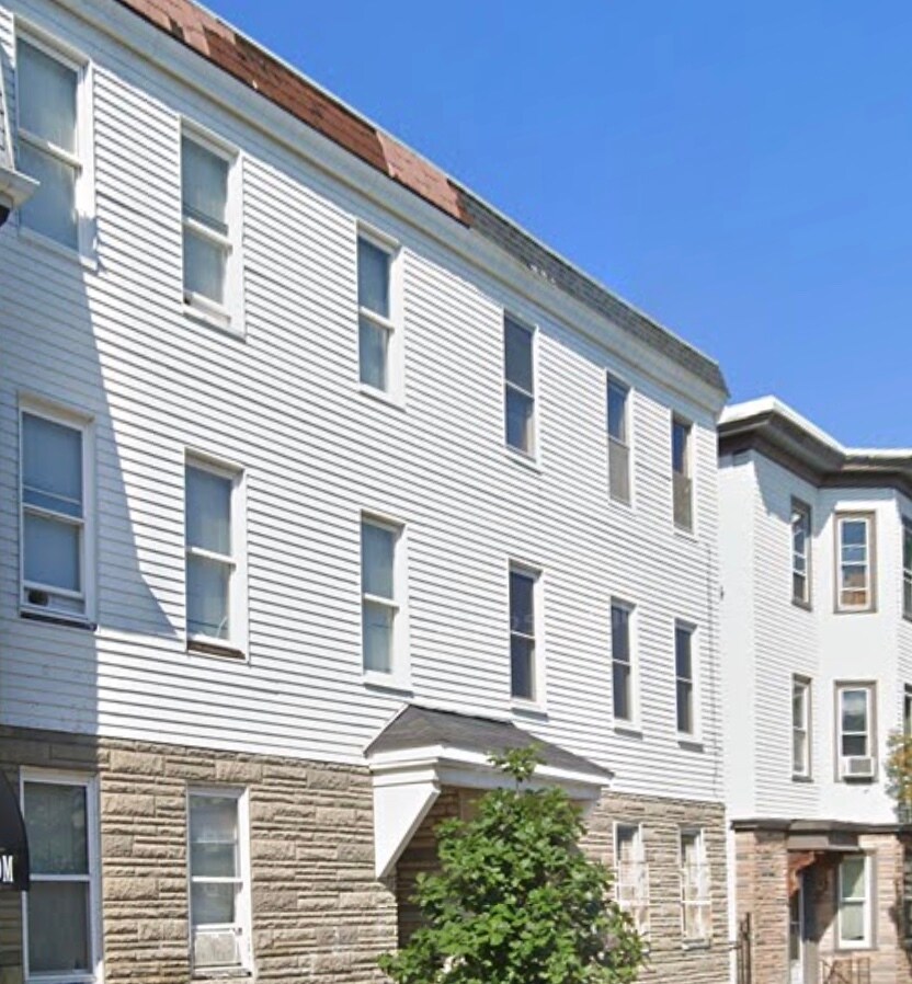 Building Photo - 566 E 3rd St