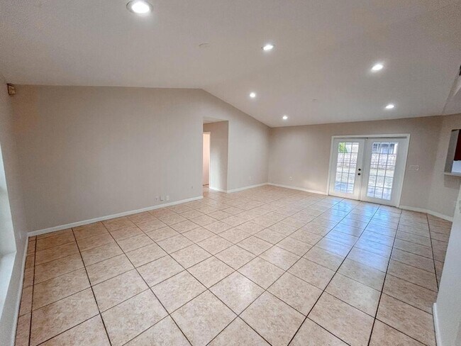 Building Photo - 1901 SW McAllister Ln