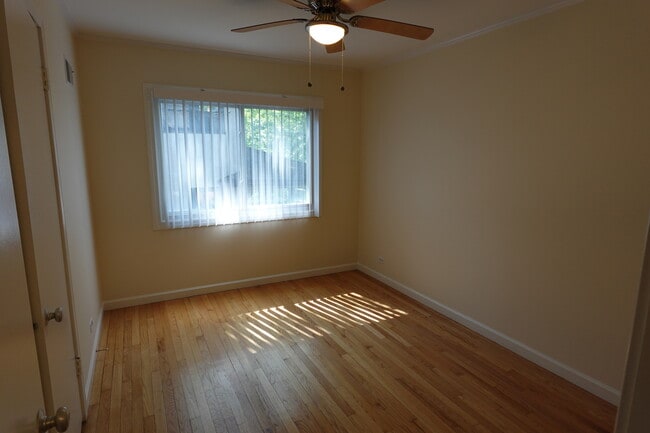 Building Photo - 419 Greenleaf Ave