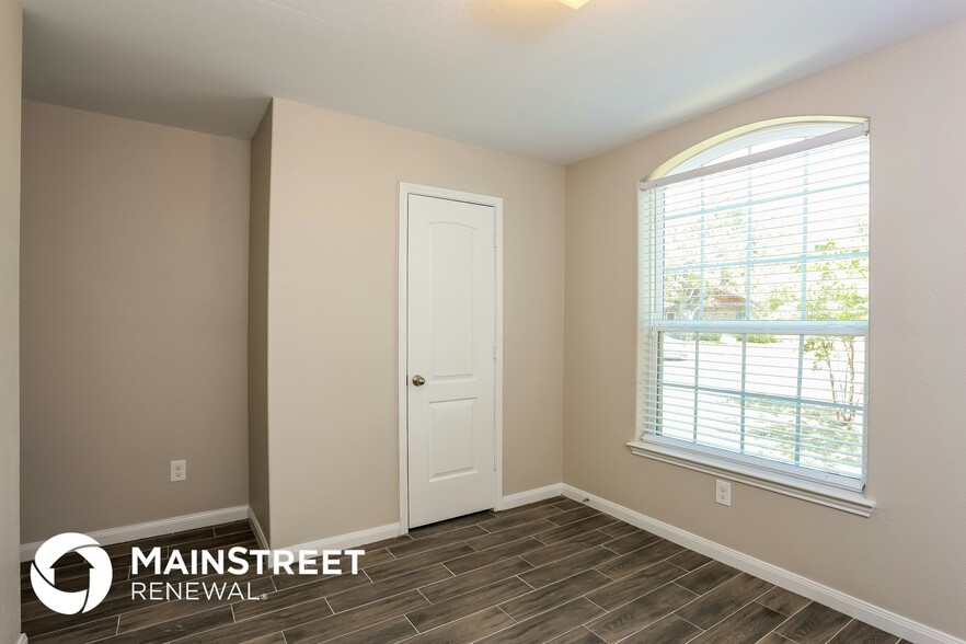 Building Photo - 1216 Timberview Dr