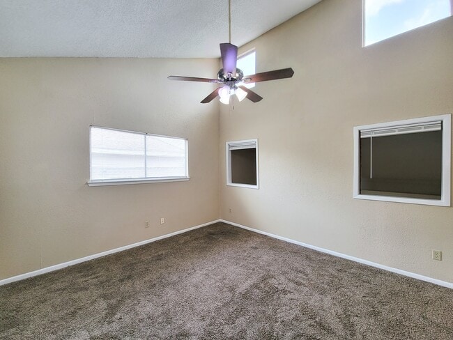 Building Photo - 2710 Quail Creek Dr