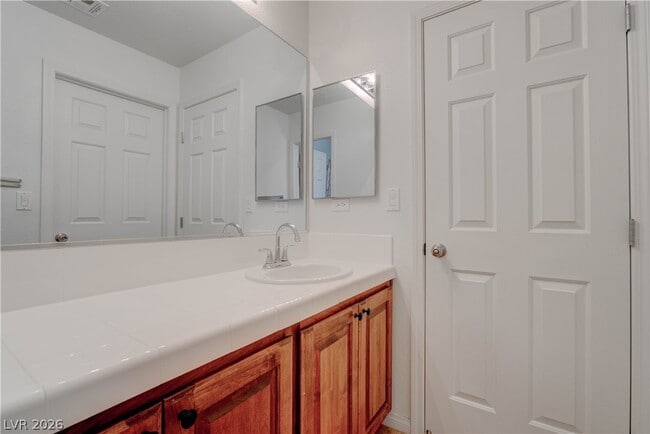 Building Photo - 985 Noah Valley St