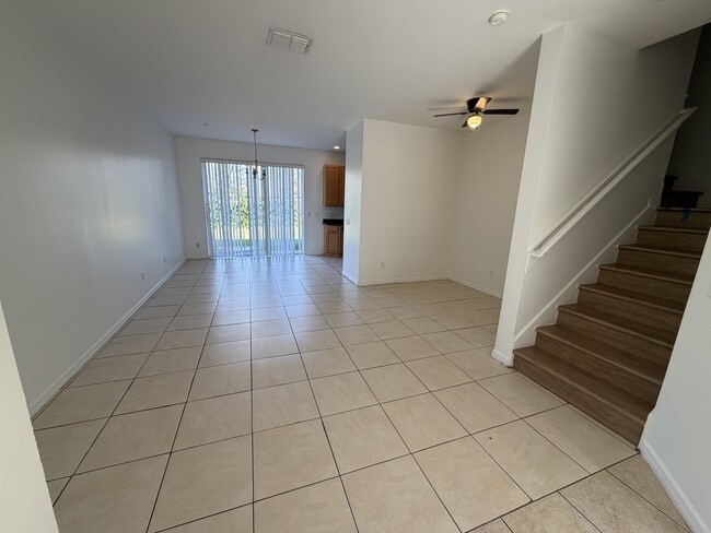 Building Photo - 449 Scarlatti Ct