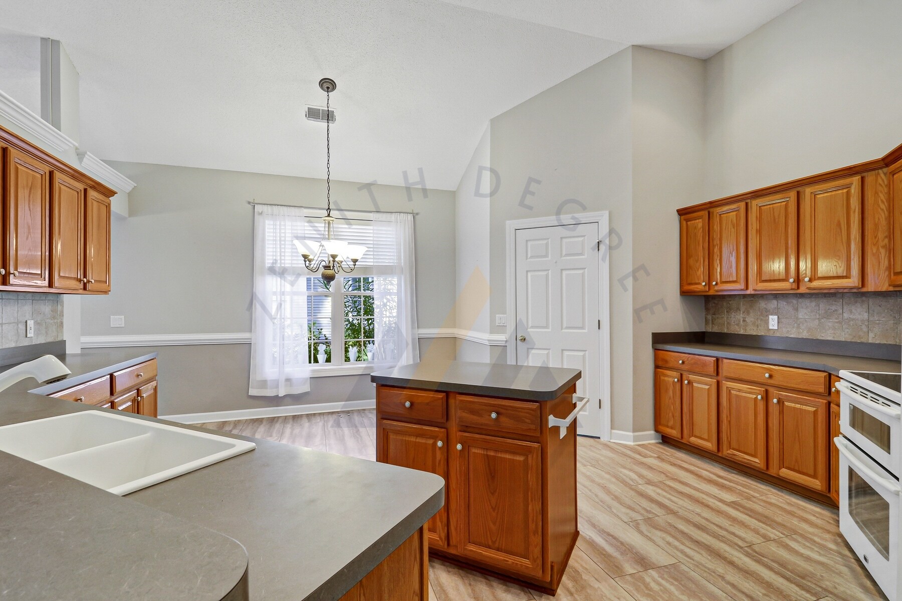 Building Photo - 11 Eagle Pointe Cir