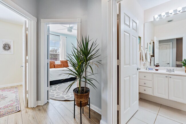 Building Photo - 116 Caravelle Dr