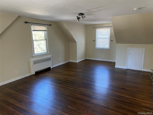 Building Photo - 23 Luther Pl