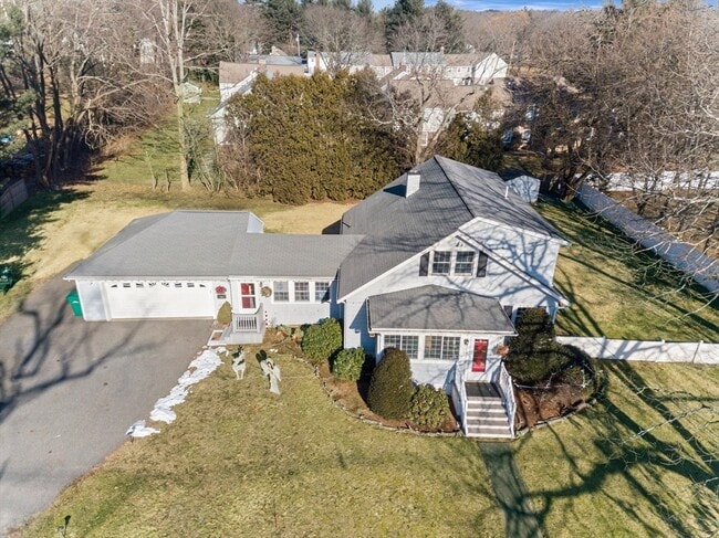 Building Photo - 101 W Plain St