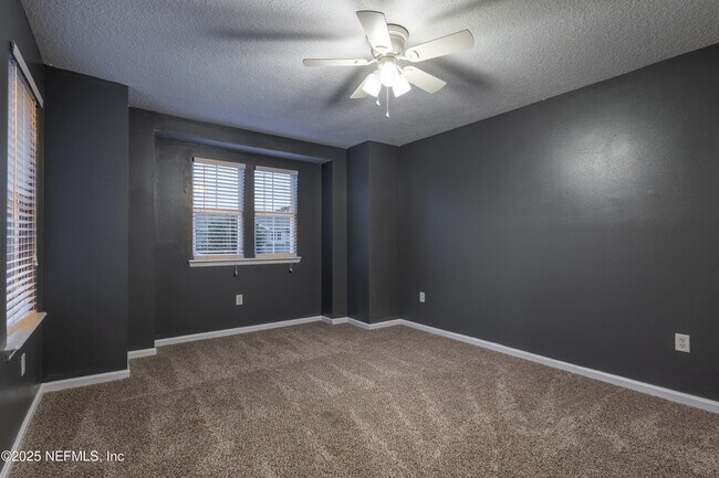 Building Photo - 8870 Inlet Bluff Dr
