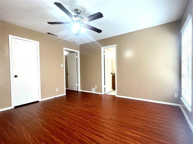 Building Photo - 11600 Fast Horse Dr