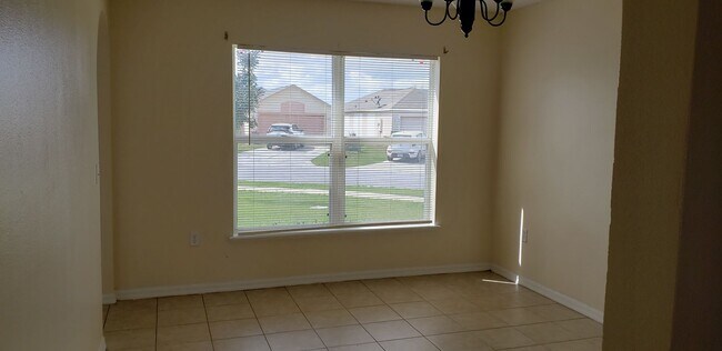 Building Photo - ~4/2.5~Curtis Ave~Groveland Lake Dot Landing~Big Corner Lots with lots a room!