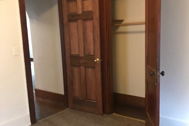 Building Photo - 812 W Mac Queen Ave