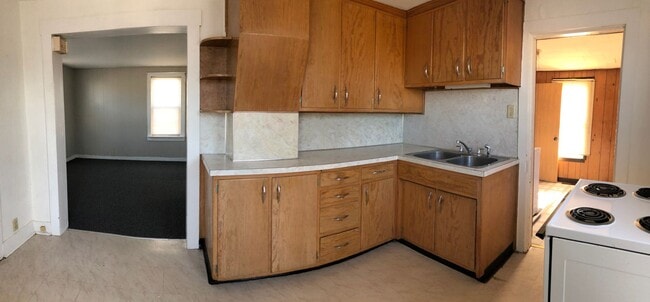 Building Photo - 1-Bed House in Reinbeck