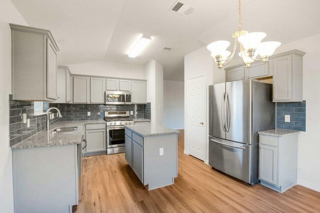 Building Photo - 3310 Blue Ridge Dr