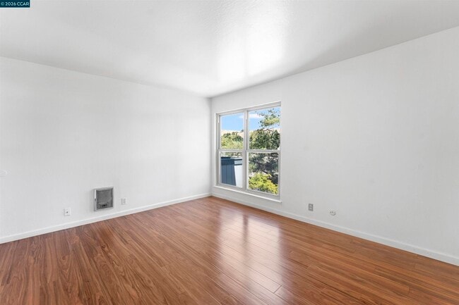 Building Photo - 2091 Ascot Dr