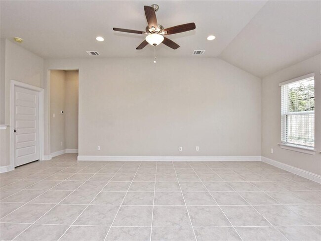 Building Photo - 8116 Bronco Ln