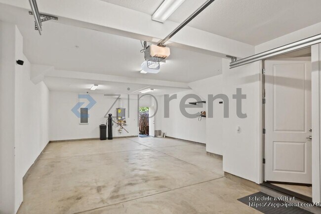 Building Photo - 31 Catania Common