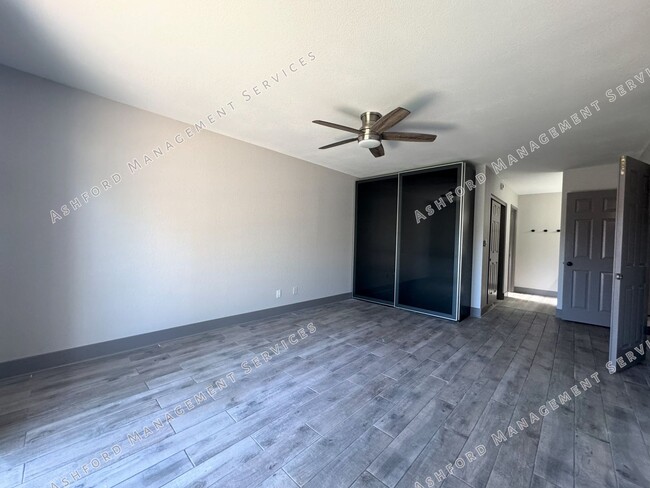 Building Photo - BEAUTIFULLY REMODELED 3 BEDROOM HOME WITH ...