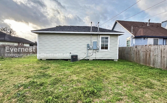 Building Photo - 201 Armstrong St