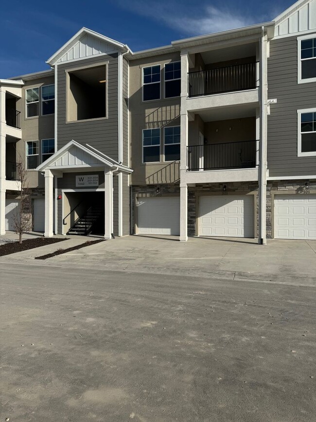 Building Photo - Brand New Condo in the Lehi Exchange Commu...