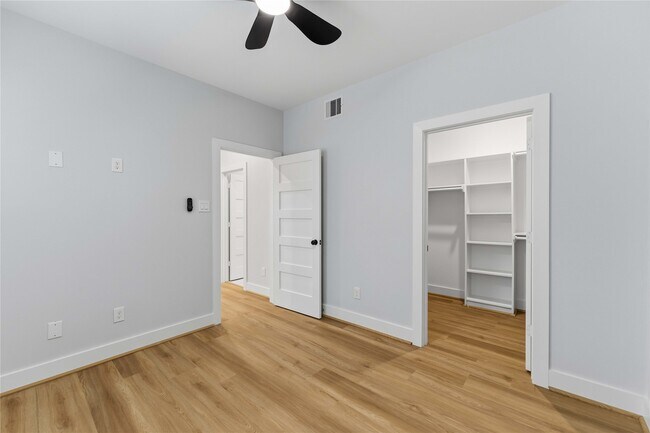 Building Photo - 5420 Elysian St