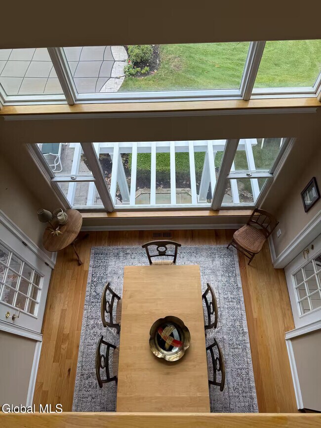 Building Photo - 27 Hill Rd