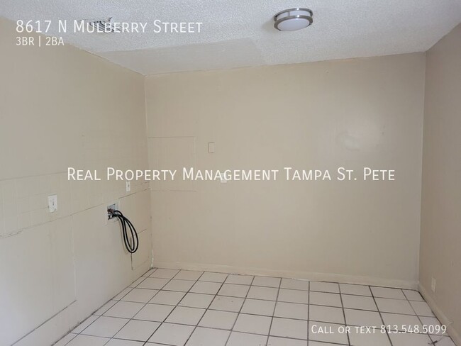 Building Photo - 8617 N Mulberry St