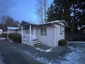 Building Photo - 100 S Davies Rd