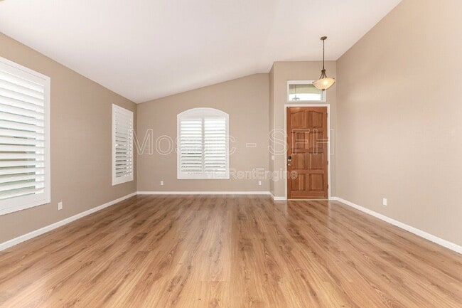 Building Photo - 2738 E Silverwood Dr